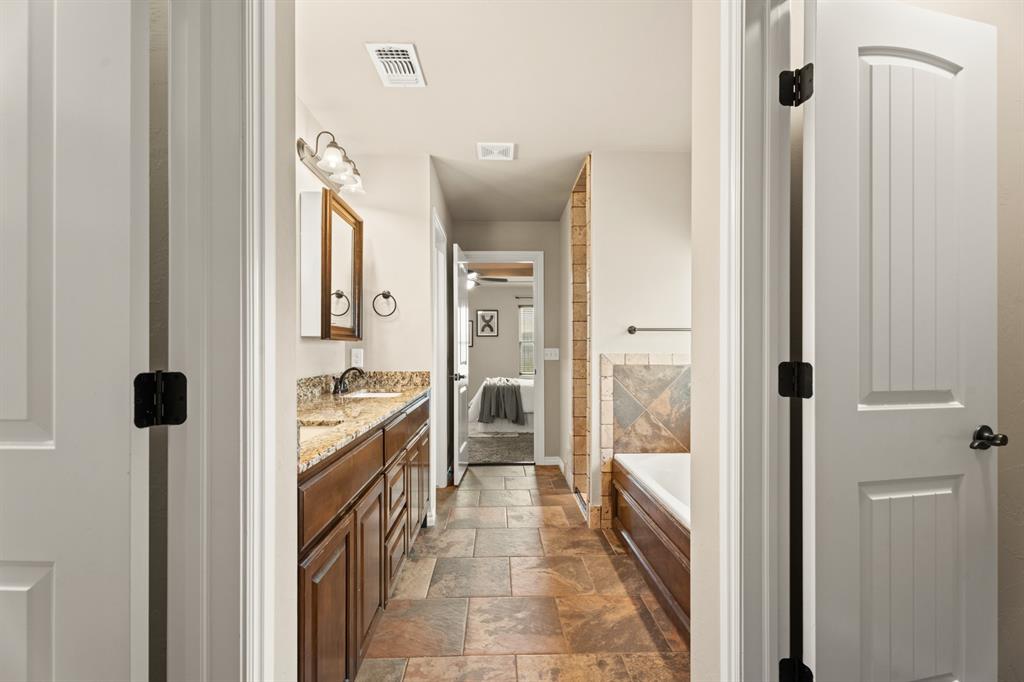 4924 Champlain Place Property Photo 10