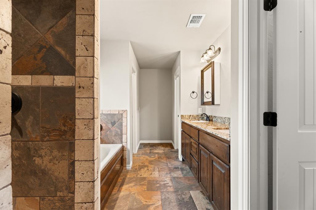 4924 Champlain Place Property Photo 11