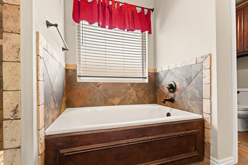 4924 Champlain Place Property Photo 13