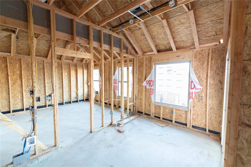2217 Nw 170th Street Property Photo 4
