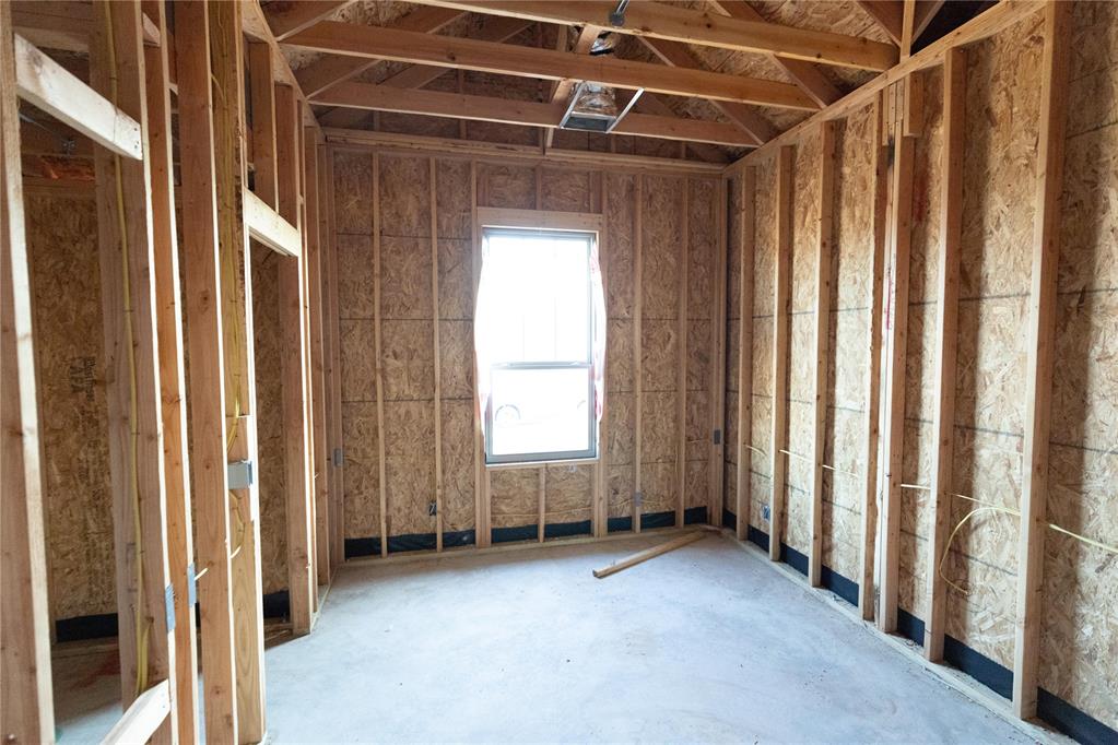 2217 Nw 170th Street Property Photo 9