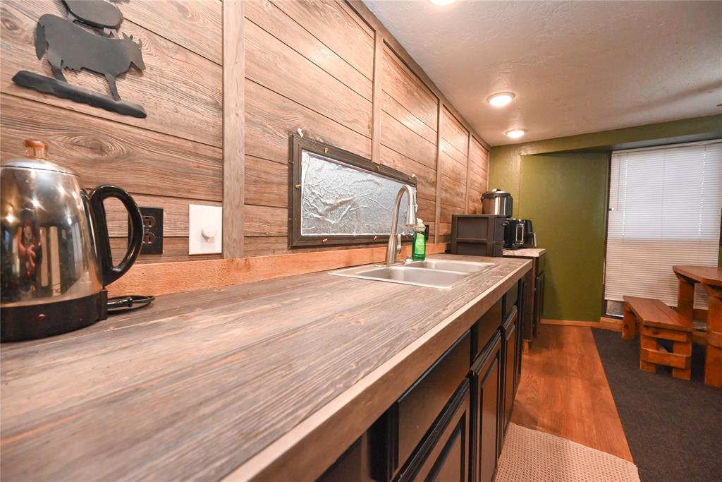 477 County Road 1398 Property Photo 6