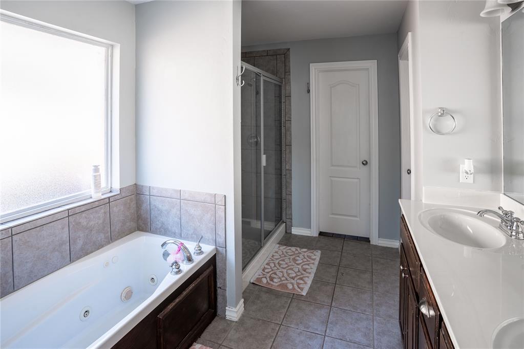 10820 Nw 37th Street Property Photo 18
