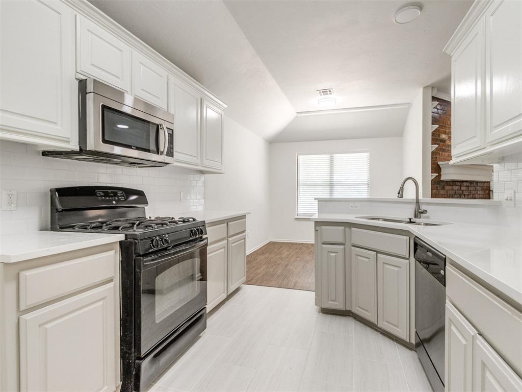3413 Shona Way Property Photo 11