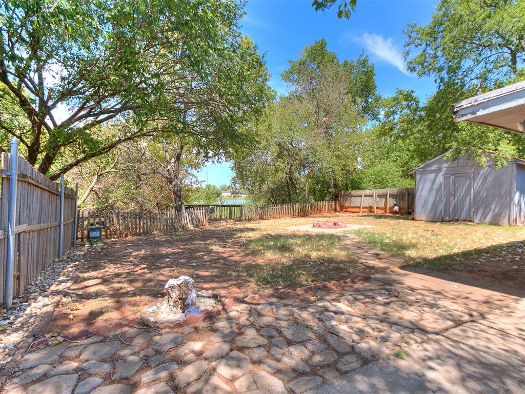 2125 Allenhurst Street Property Photo 8