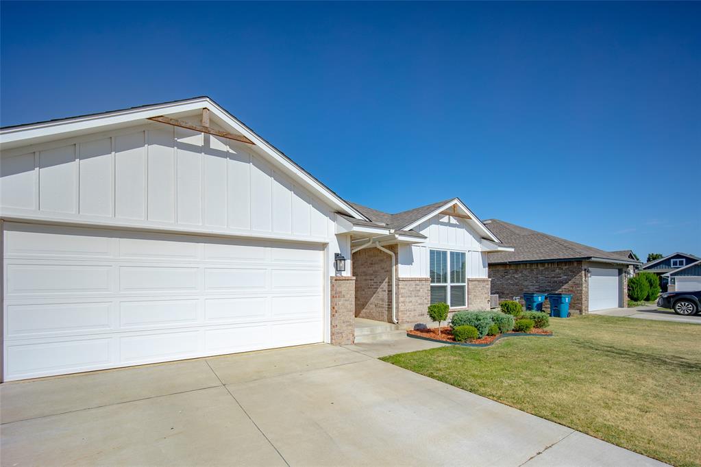 1731 Gladington Court Property Photo 3