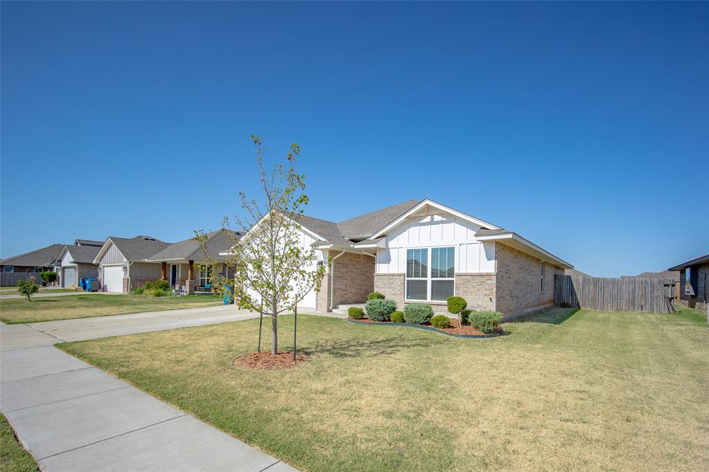 1731 Gladington Court Property Photo 4