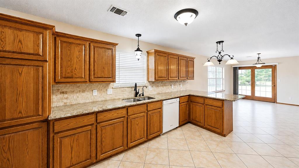 105 Viking Loop Property Photo 9