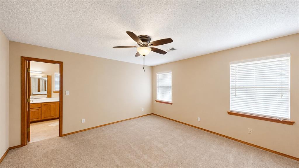 105 Viking Loop Property Photo 17