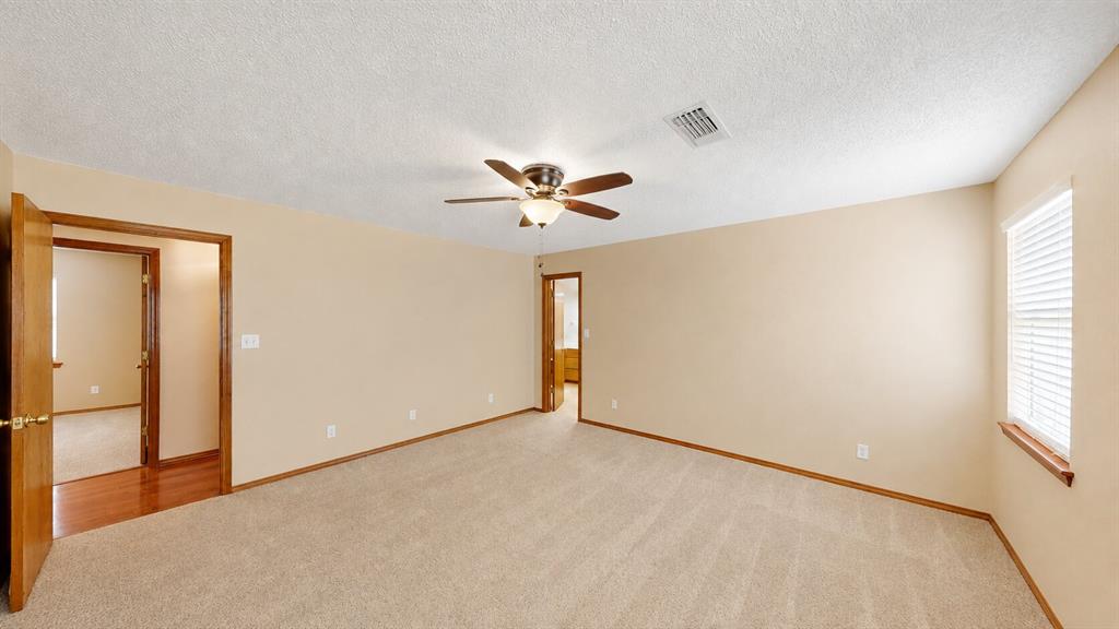 105 Viking Loop Property Photo 18