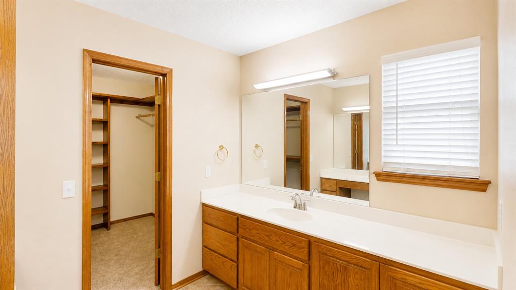 105 Viking Loop Property Photo 21