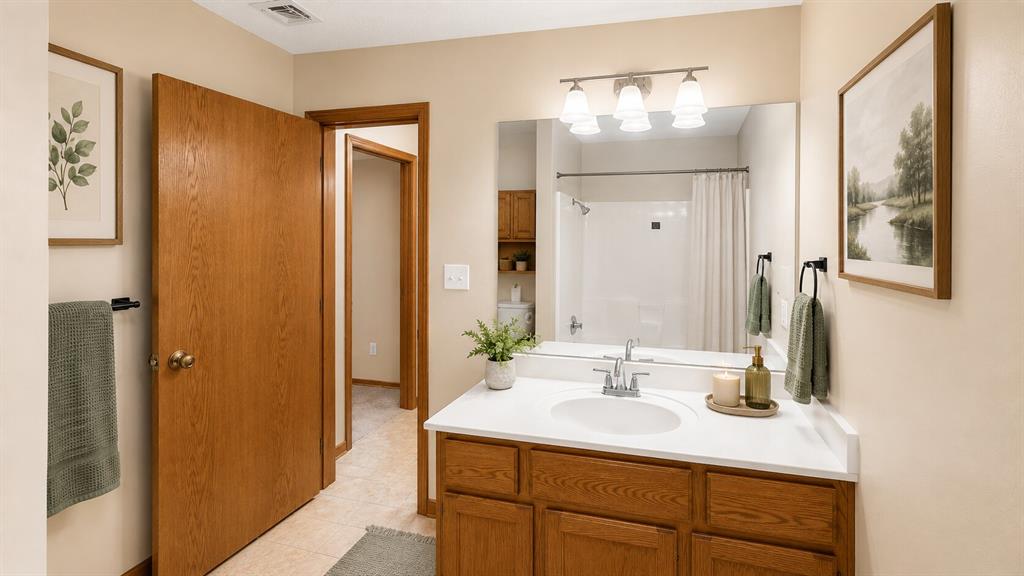 105 Viking Loop Property Photo 23