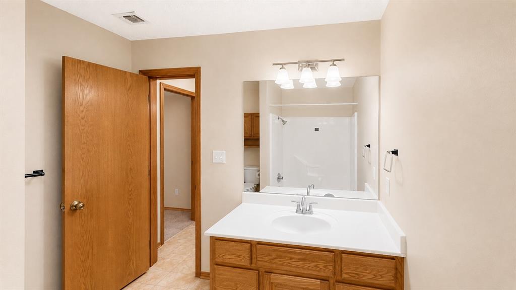 105 Viking Loop Property Photo 24