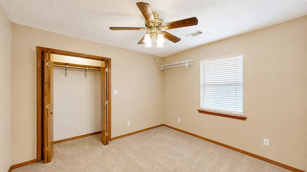 105 Viking Loop Property Photo 28