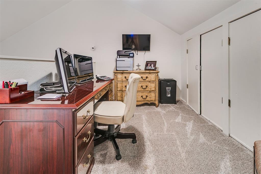 3813 Ives Way Way Property Photo 35