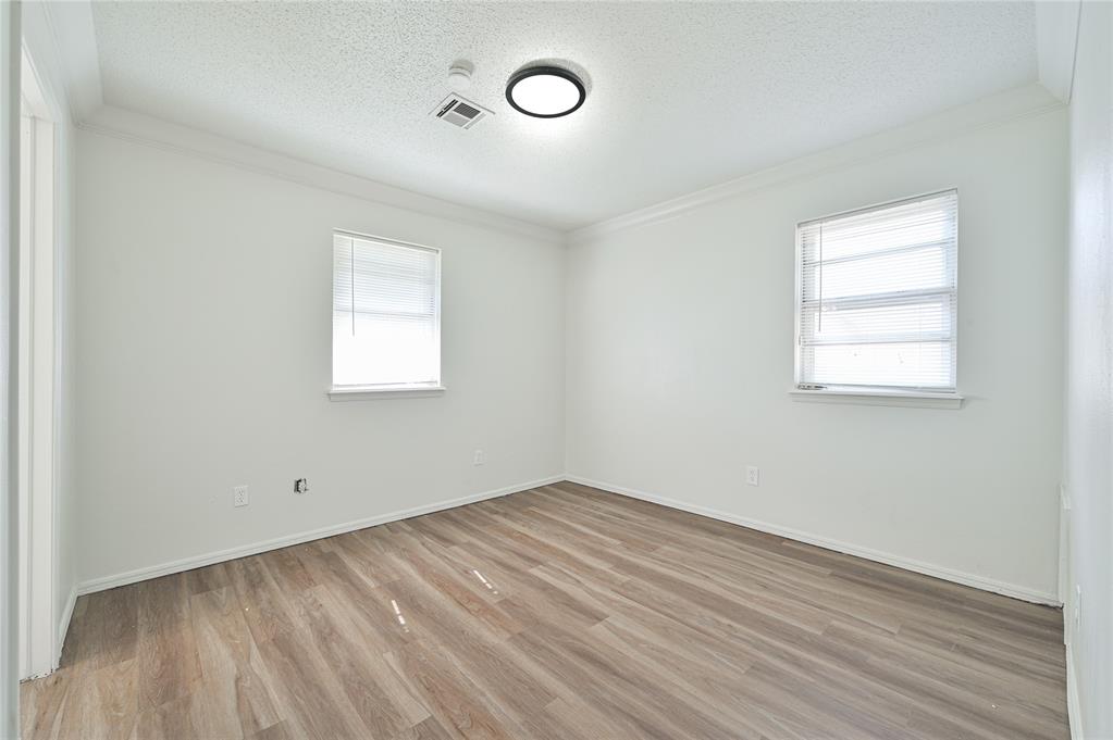 4005 N Oak Grove Drive Property Photo 14