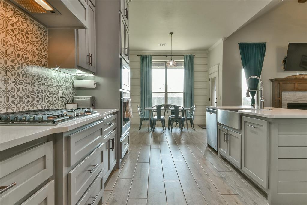 1208 N Wisteria Terrace Property Photo 7