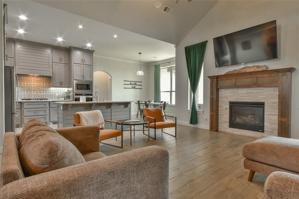 1208 N Wisteria Terrace Property Photo 9