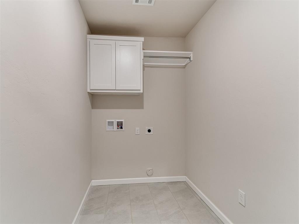 1804 Pin Cherry Lane Property Photo 17
