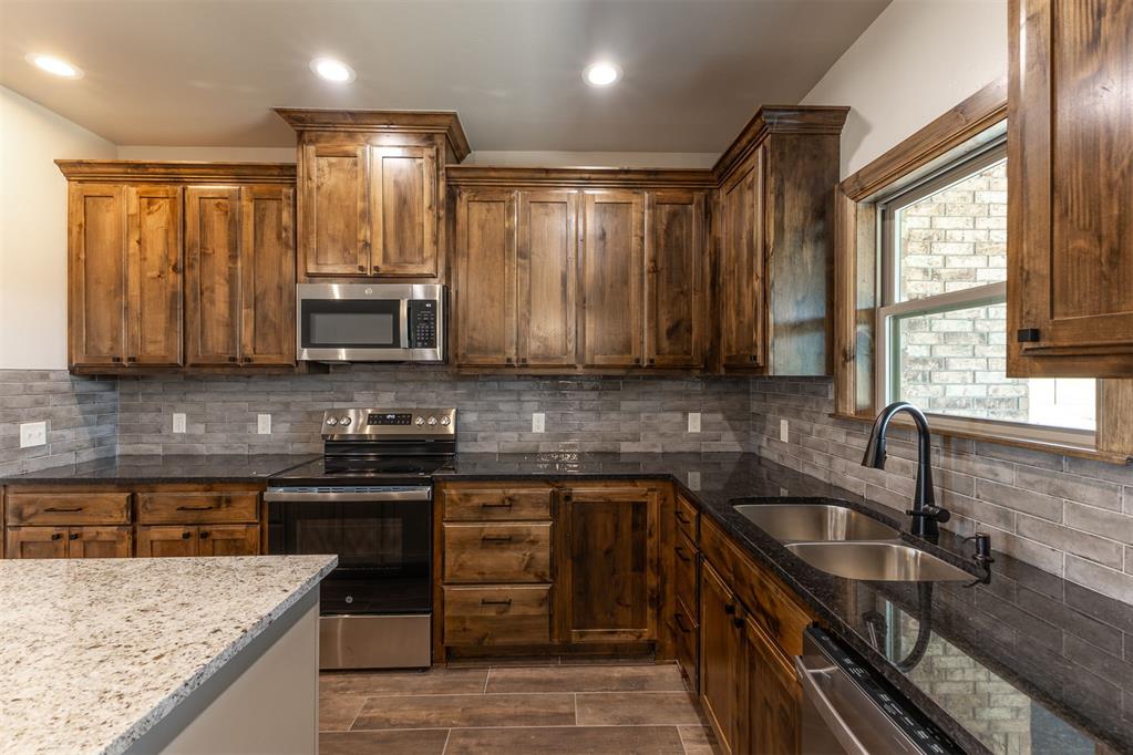 2433 Raven Circle Property Photo 3