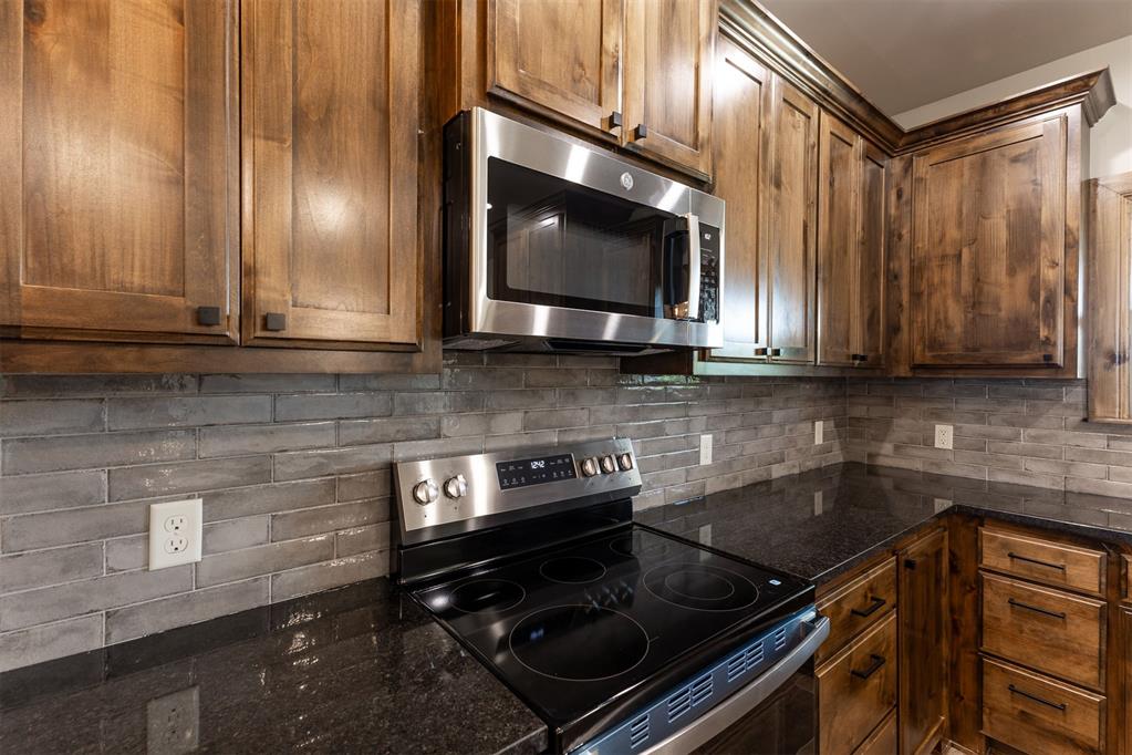 2433 Raven Circle Property Photo 5