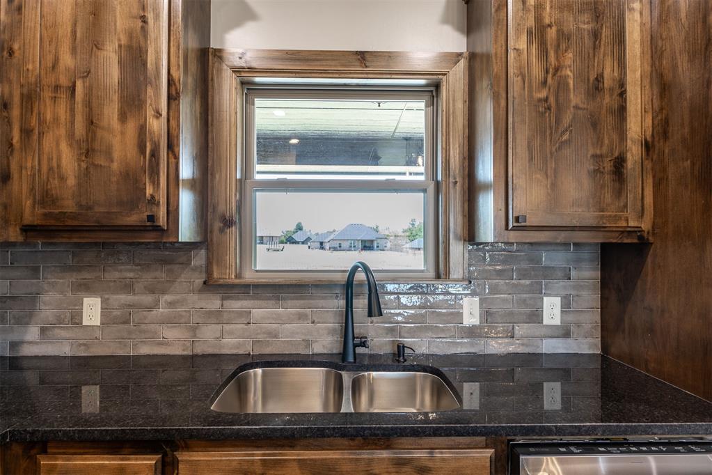 2433 Raven Circle Property Photo 6