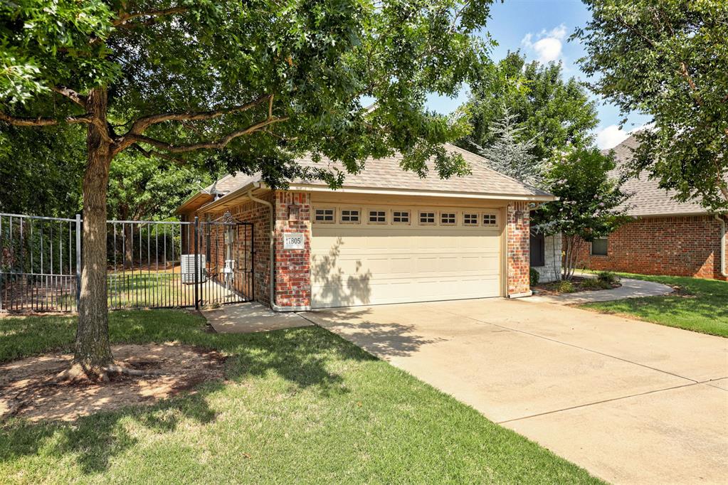17805 Griffin Gate Drive Property Photo 3