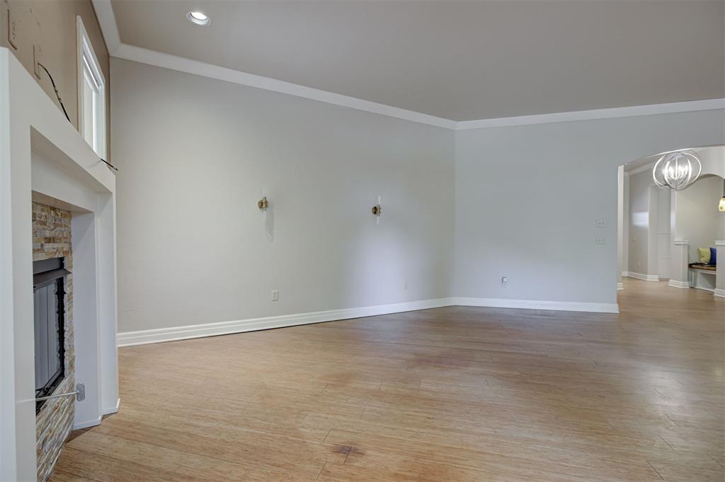 17805 Griffin Gate Drive Property Photo 9