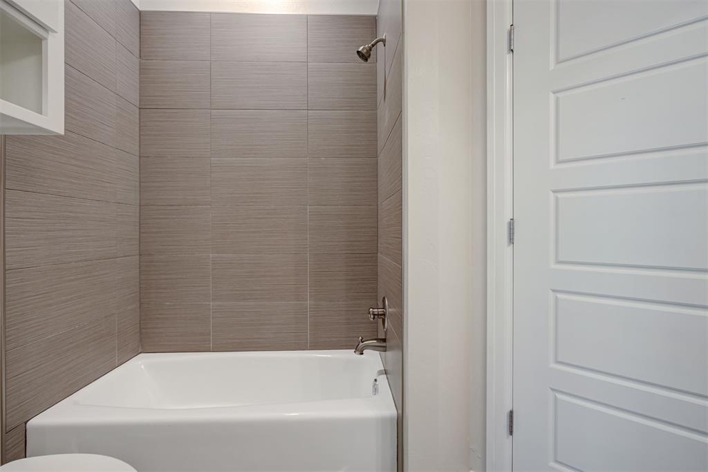 17805 Griffin Gate Drive Property Photo 33