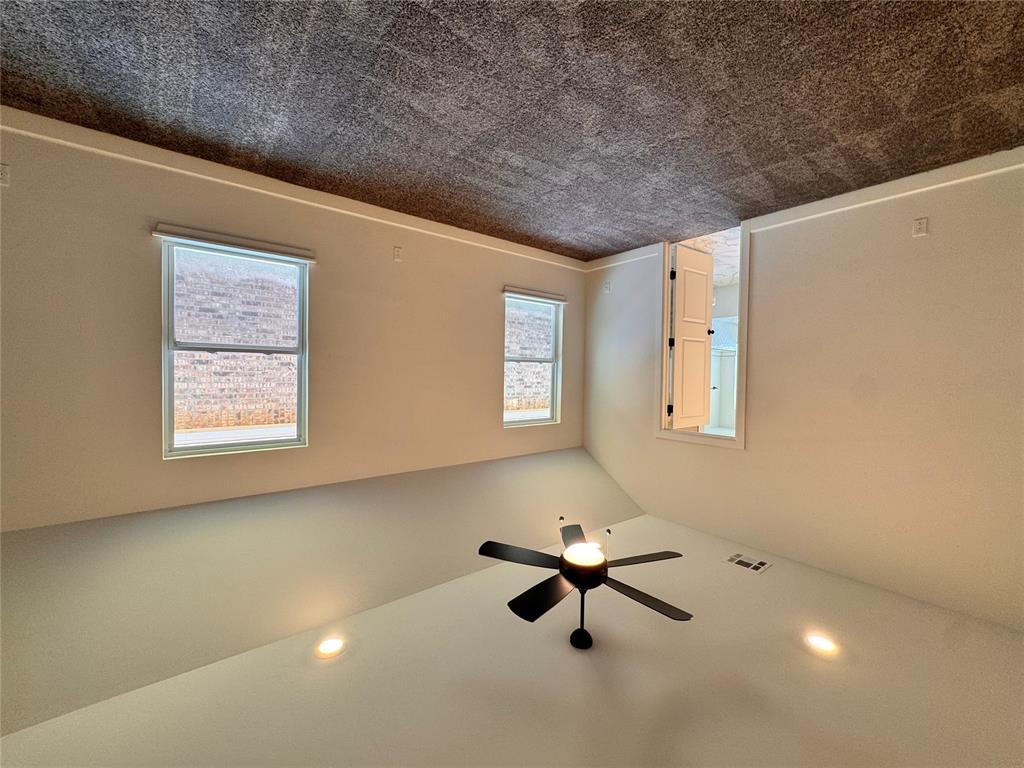 1312 Colonial Avenue Property Photo 7