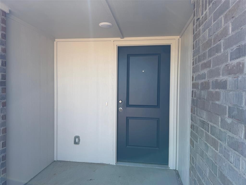 921 Hazy Brook Circle Property Photo 1