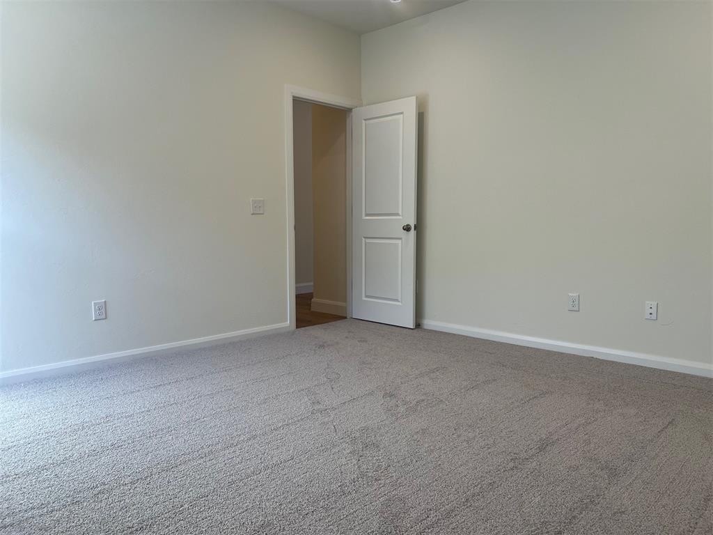 921 Hazy Brook Circle Property Photo 7