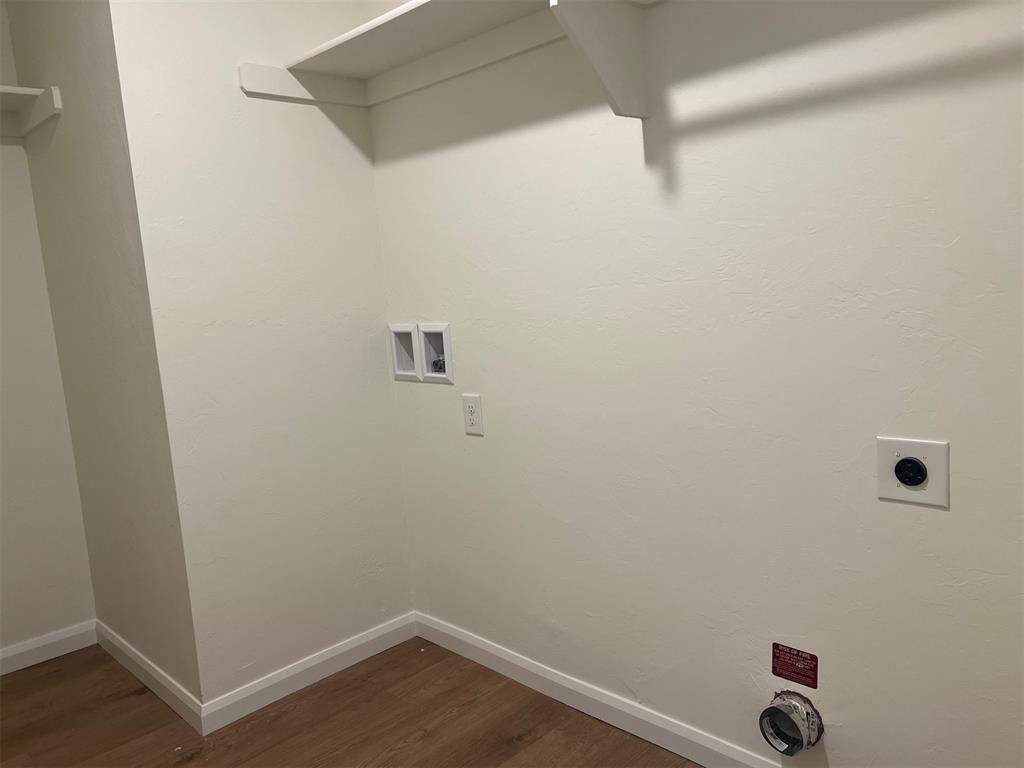 921 Hazy Brook Circle Property Photo 14