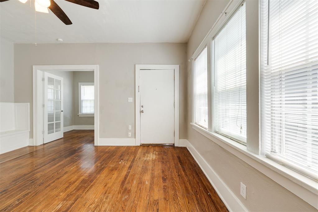 2609 N Shartel Avenue Property Photo 6