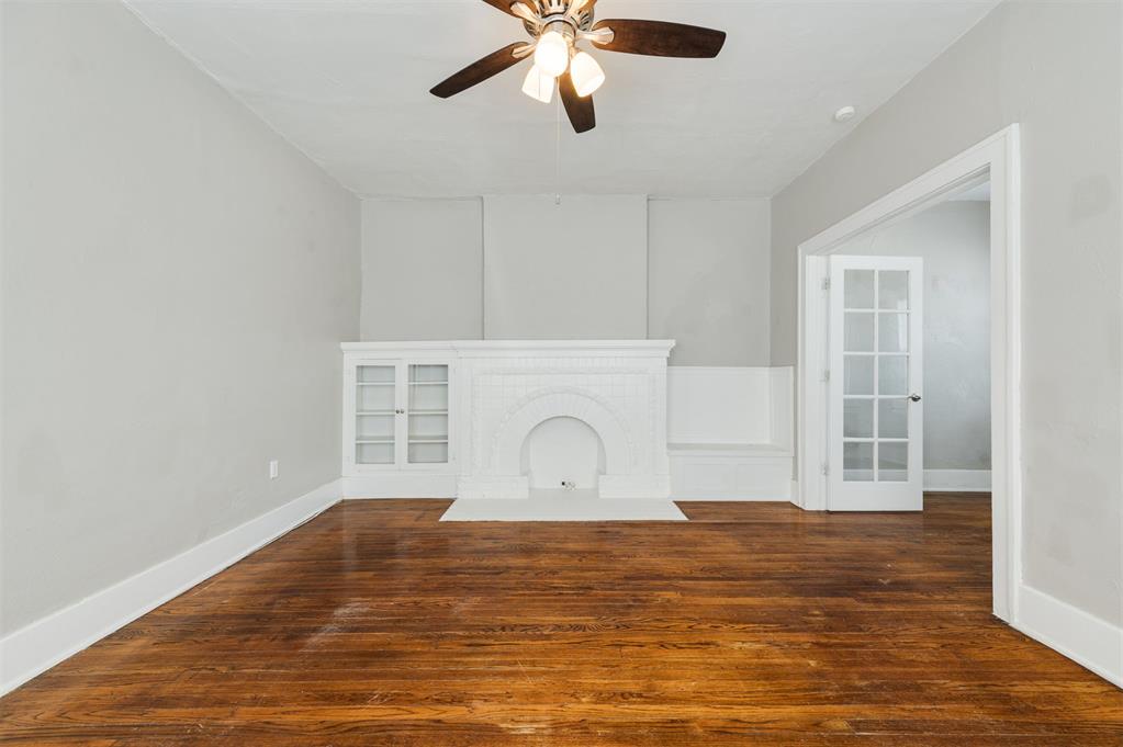 2609 N Shartel Avenue Property Photo 8