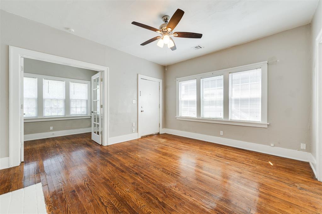 2609 N Shartel Avenue Property Photo 10