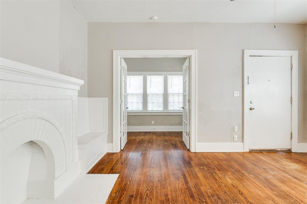 2609 N Shartel Avenue Property Photo 11