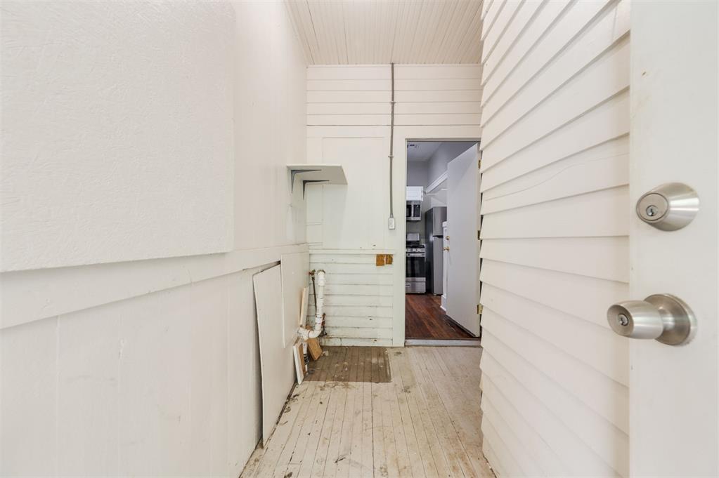2609 N Shartel Avenue Property Photo 35