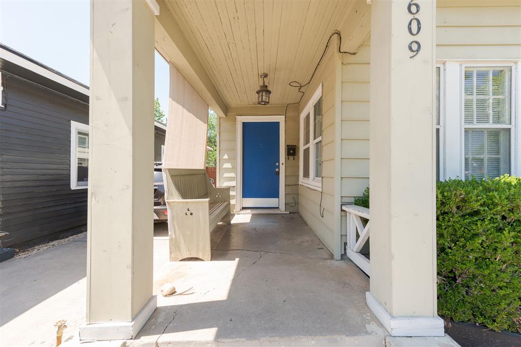2609 N Shartel Avenue Property Photo 38