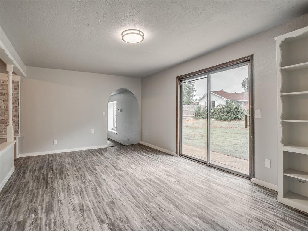 1406 E Bradley Street Property Photo 12