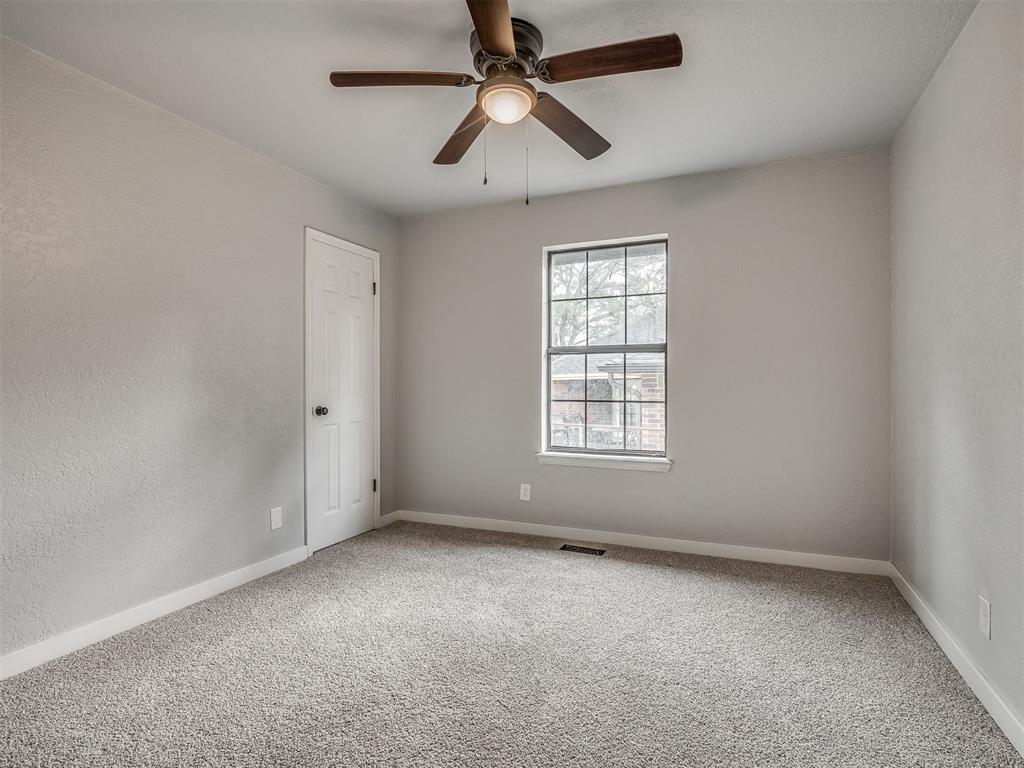 1406 E Bradley Street Property Photo 13