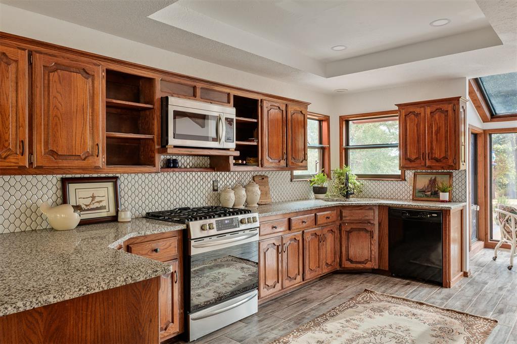 12924 Three Oaks Drive Property Photo 8