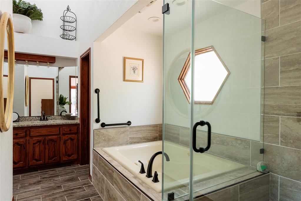 12924 Three Oaks Drive Property Photo 26