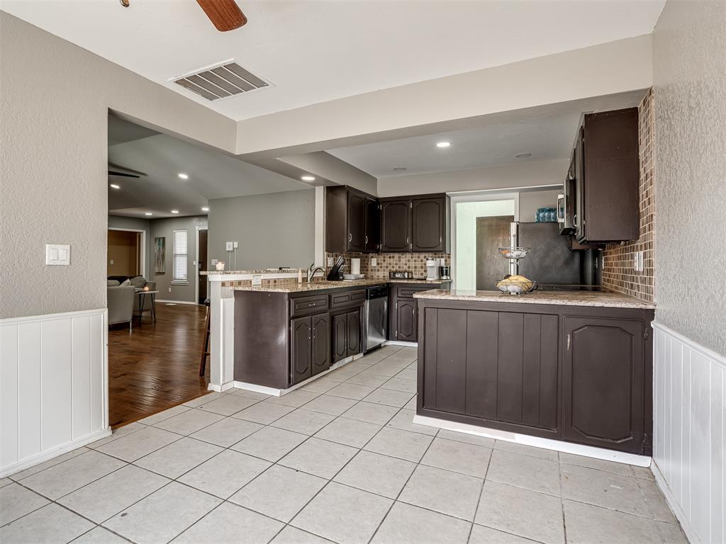 10113 Albert Lane Property Photo 9