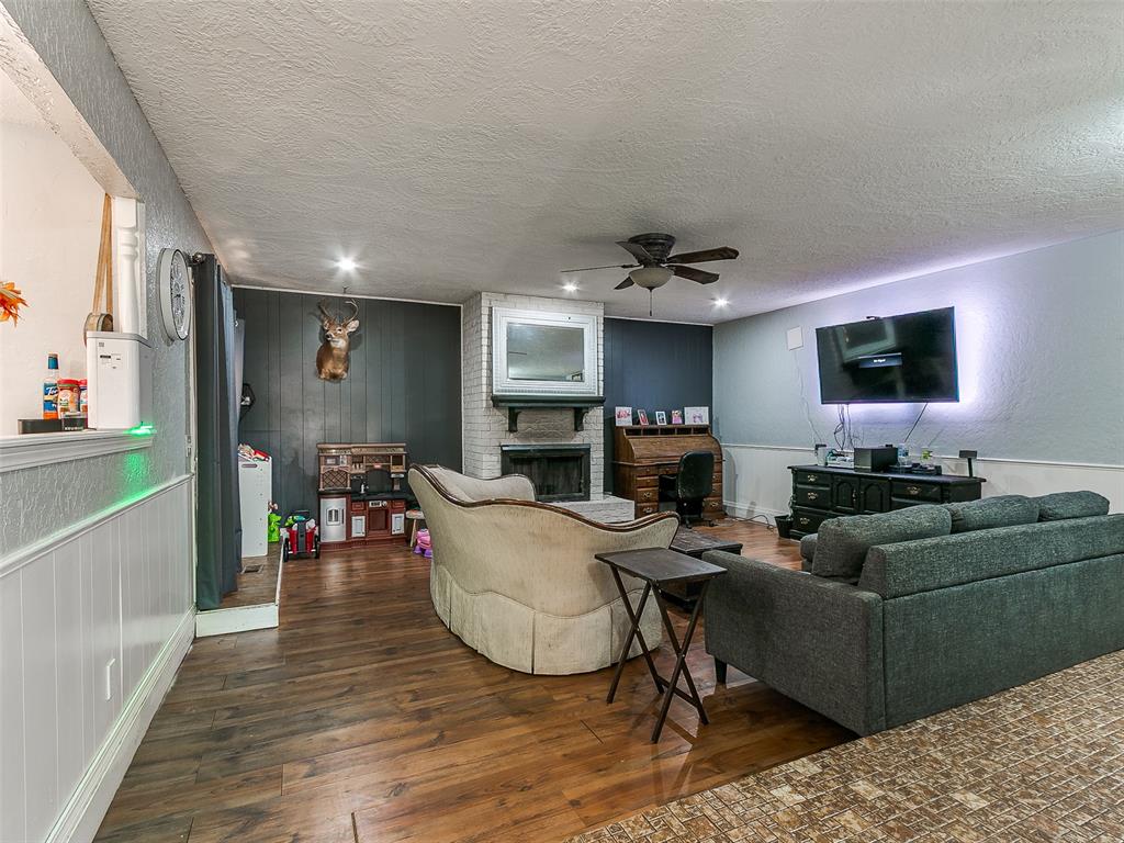 11064 Folkstone Drive Property Photo 5