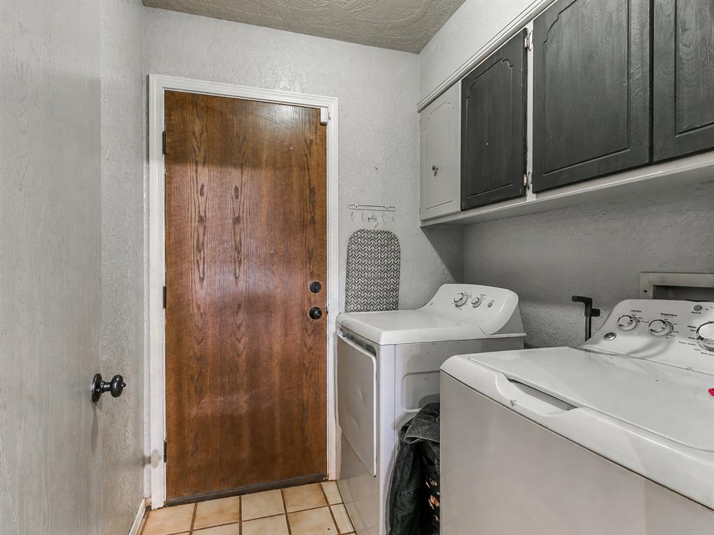 11064 Folkstone Drive Property Photo 20