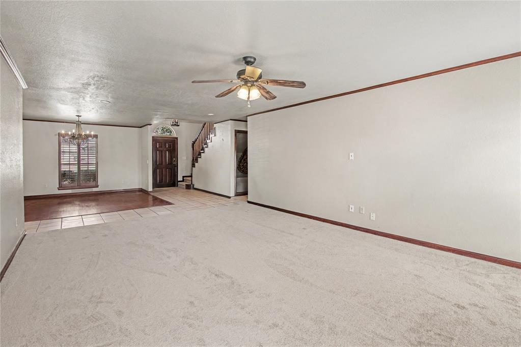 15604 Hyde Parke Drive Property Photo 4