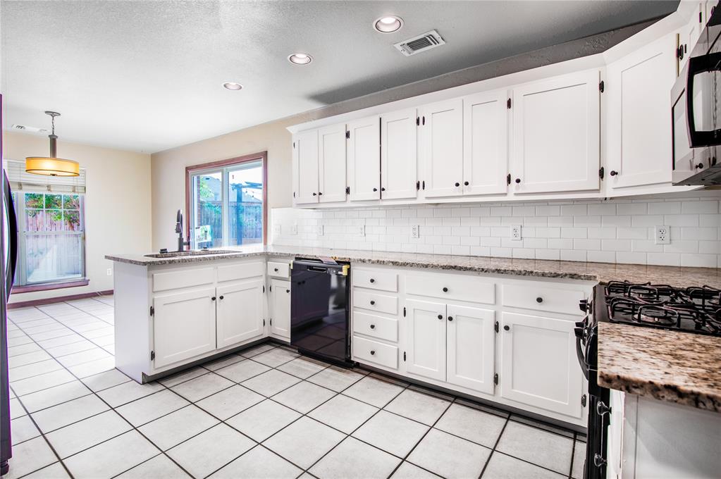 15604 Hyde Parke Drive Property Photo 10