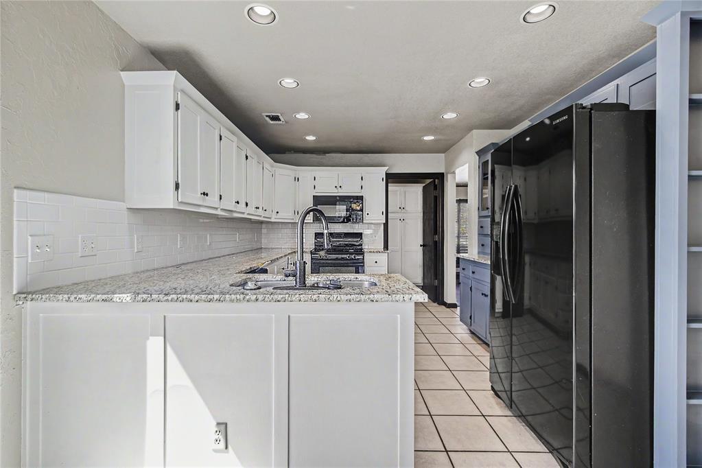 15604 Hyde Parke Drive Property Photo 11