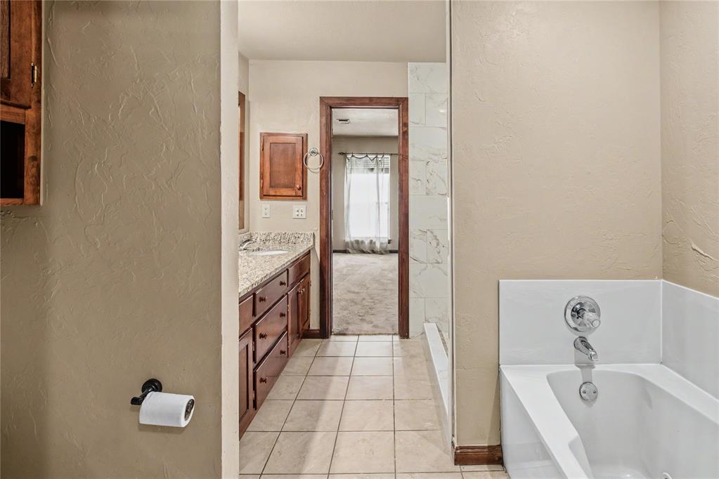 15604 Hyde Parke Drive Property Photo 22